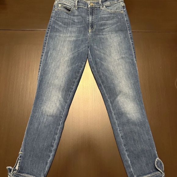 Guess Jeans - Picture 1 of 12